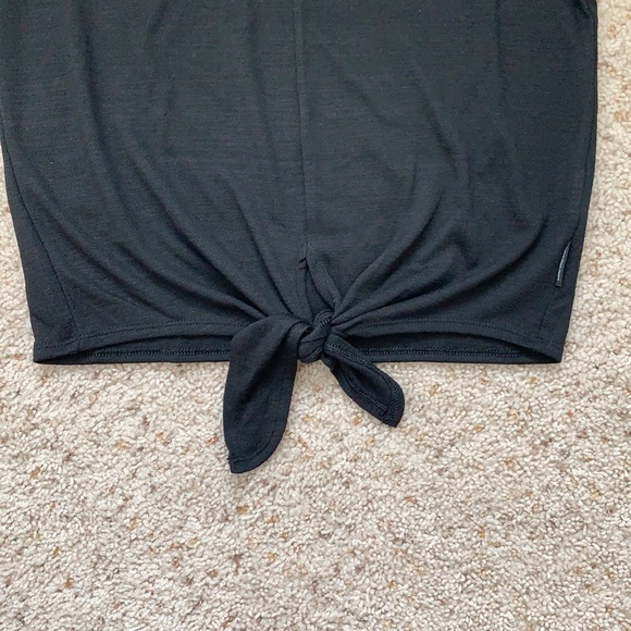 • Calvin Klein front tie T-Shirt • - Picture 4 of 5